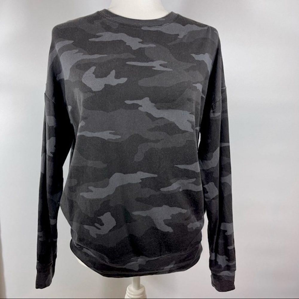 ❌SOLD❌ Athleta camo sweatshirt women’s size XS